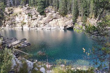 Great place to explore - Horseshoe Lake in Jasper National Park, Canadda
