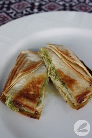 https://www.takethemoutside.com/wp-content/uploads/2020/06/Pie-Iron-Chicken-Pesto-Pocket-011-533x800-1.jpg